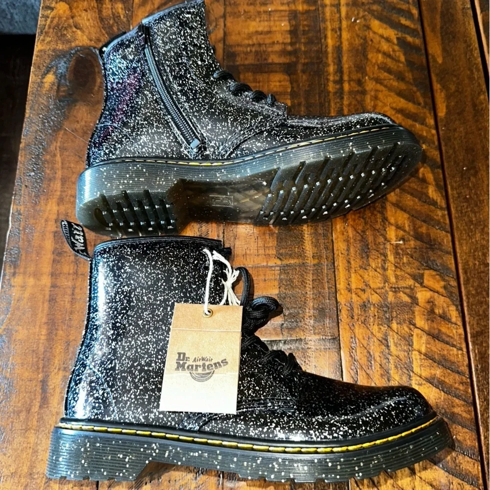 NWT Dr. Martens 1460 GLITTER LACE UP BOOTS COLOR:Black Cosmic Glitter Sz Youth 3